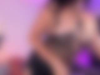 Live cam show with LauraCarther - Petite on Camsoda