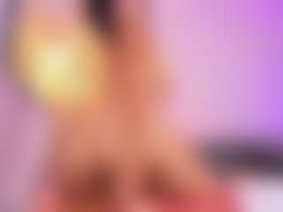 Live cam show with LauraCarther - Teen (18+) on Camsoda