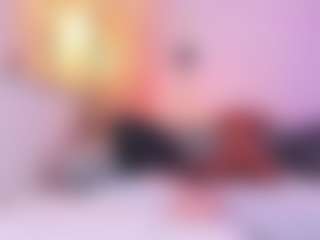Live cam show with LauraCarther - Petite on Camsoda
