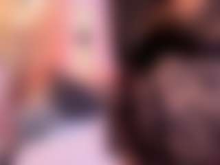 Live cam show with LauraCarther - Petite Teen (18+) on Camsoda