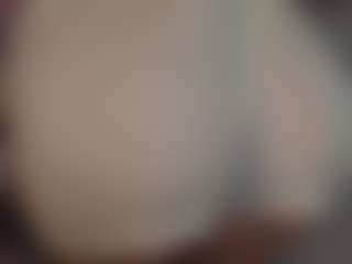 Live cam show with Agnes - Brown Hair on Stripli.com
