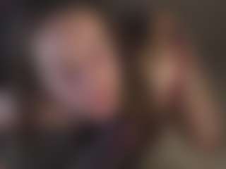 Live cam show with Agnes - Brown Hair Teen (18+) on livesuperchat.net