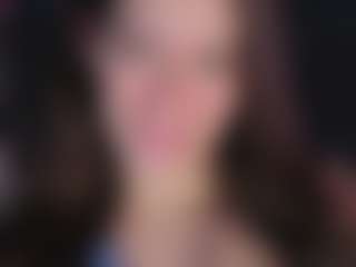 Live cam show with Agnes - Shaved Pussy Brown Hair on CamwithHer