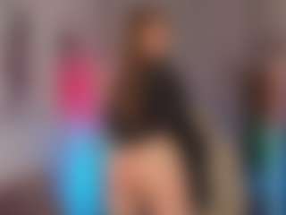 Live cam show with Agnes - Shaved Pussy on Camming Site