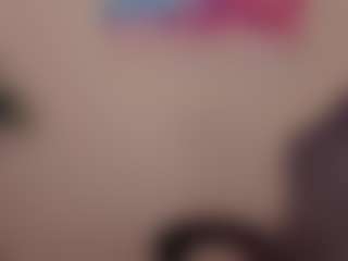 Live cam show with Casey - Blue Eyes on madthumbs