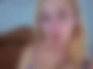 Live cam show with emma-wockll-t - Squirt on CamwithHer