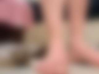 Live cam show with emma-wockll-t - Brown Eyes Blonde Hair on friskycurves.com