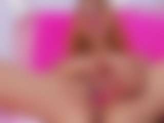 Live cam show with emma-wockll-t - Ass Bouncing on Milfs Live