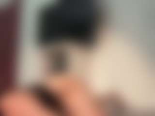 Live cam show with Zahra Bliss - Petite on CamwithHer