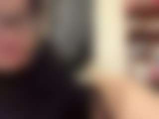 Live cam show with Zahra Bliss - Black on TeamSkeetLive