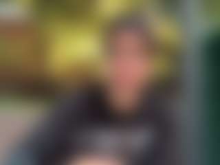 Live cam show with Zahra Bliss - Oil on CamwithHer