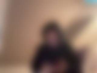 Live cam show with Zahra Bliss - Dildo Brown Hair on StripNow