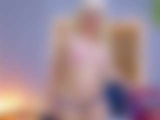 Live cam show with cicciolina-big - Middle Aged on chickslive.net