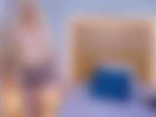 Live cam show with cicciolina-big - Smoke on TeamSkeetLive