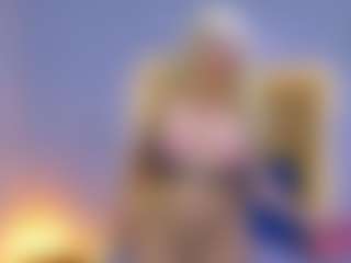 Live cam show with cicciolina-big - Smoking on alttransgirls