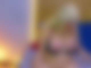 Live cam show with cicciolina-big - Smoking on EXY