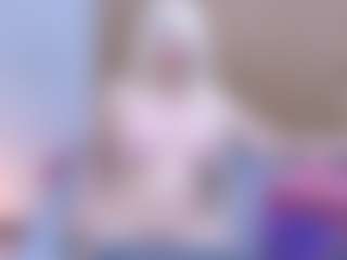 Live cam show with cicciolina-big - Smoking on Camsoda