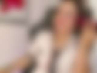 Live cam show with Gaby Manson - Petite on sexylive.show
