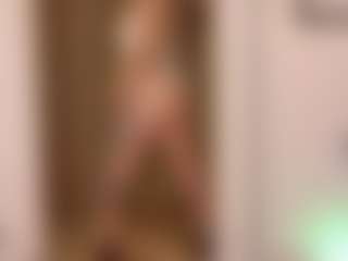Live cam show with Gaby Manson - Drinking on sexytreat.net
