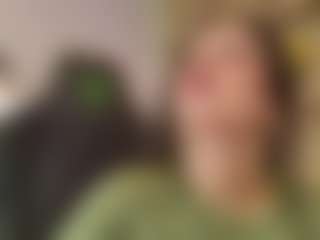 Live-Cam-Show mit Gaby Manson - Gamer Pornstar auf Camsoda