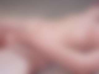 Live cam show with PhilomenaAtcher - Petite on AdultVida.com