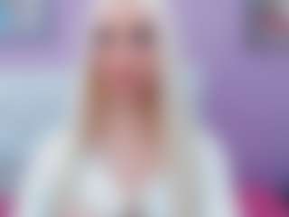 Live cam show with ccanndy - Brown Eyes on livesuperchat.net