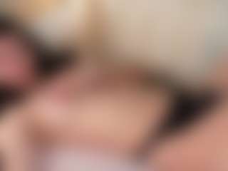 Live cam show with GarynColl - Big Tits on StripNow