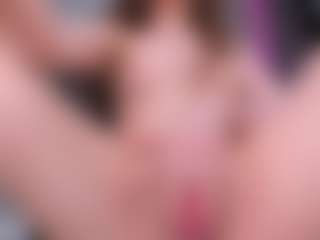 Live cam show with Luna - Green Eyes on Gym Cam Girls