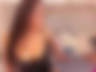 Live cam show with Danna - Ebony Teen (18+) on CamClone