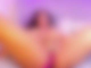 Live cam show with Danna - Average on UwU Esports
