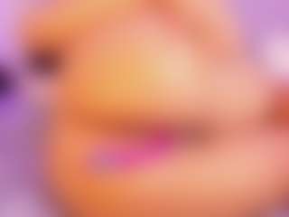 Live cam show with Danna - Average on Camsoda