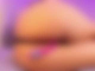 Live cam show with Danna - Facial on Milfs Live