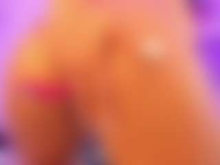 Live cam show with Danna - Ebony Shaved Pussy on mypornchat.com