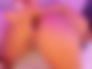 Live cam show with Danna - Facial on Livezox