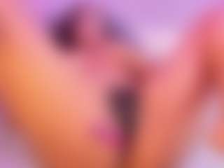 Live cam show with Danna - Shaved Pussy on Camsoda