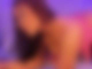 Live cam show with Danna - Ebony Teen (18+) on Dolls Live