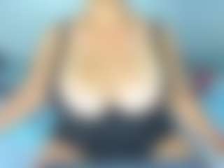 Live cam show with Lady Abby - Bedroom Mature on Strip Flash - Live Sex Shows