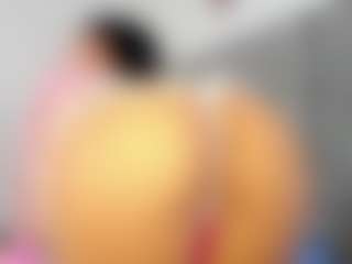 Live cam show with Sofia Blake - Public BBW on CamClone