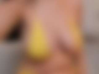 Show di cam dal vivo con AmbarJames - Drinking su Camsoda
