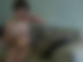 Live cam show with Eli - Curly Hair on liverealitysex.com