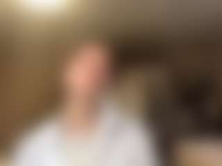 Live cam show with Eli - Interactivetoy on Camsoda