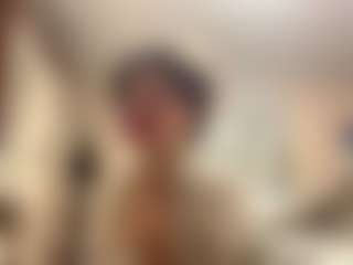 Live cam show with Eli - Interactivetoy Teen (18+) on Camsoda