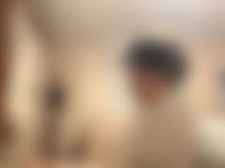 Live cam show with Eli - Interactivetoy Teen (18+) on Camsoda