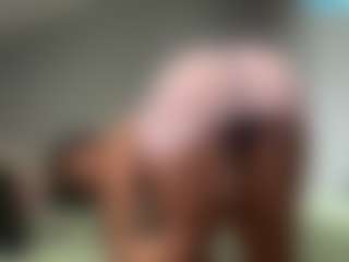 Live cam show with Melia Rose - Smoking on CamwithHer