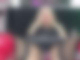 Live cam show with gabi_horny - Average on StripNow
