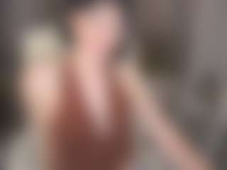 Live cam show with EviLune - Green Eyes on CamwithHer