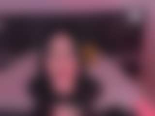 Live cam show with MilaLawrenceX - Striptease on googirlz