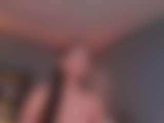 Live cam show with Sophie Houston - Deepthroat on Camsoda