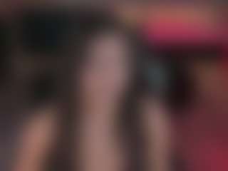 Live cam show with Sophie Houston - Skinny on SquirtSoMuch