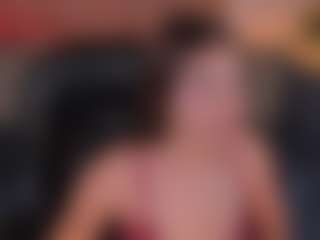 Live cam show with Sophie Houston - Skinny on Camsoda